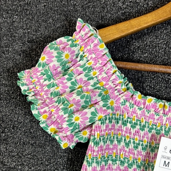 Zara has Green and Pink Smocked Flutter Sleeve Crop Blouse, Womens M - Picture 4 of 7